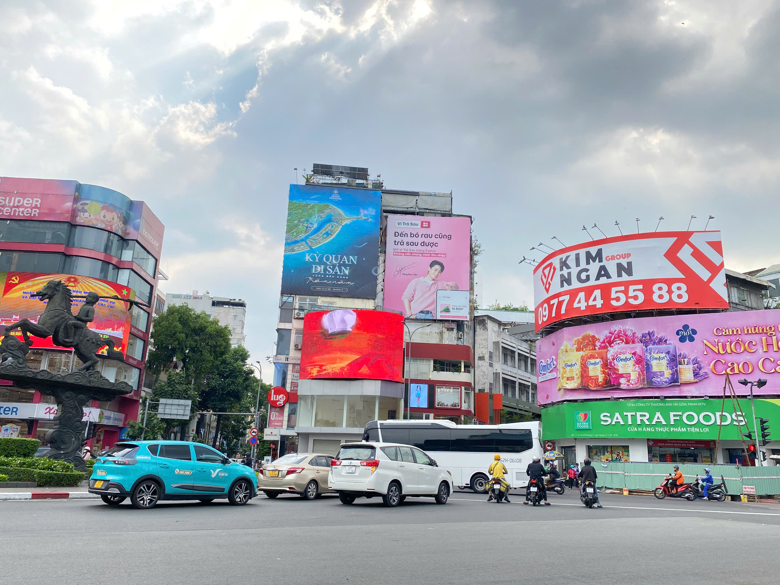 10 NGUYỄN TRÃI (VÒNG XOAY PHÙ ĐỔNG)