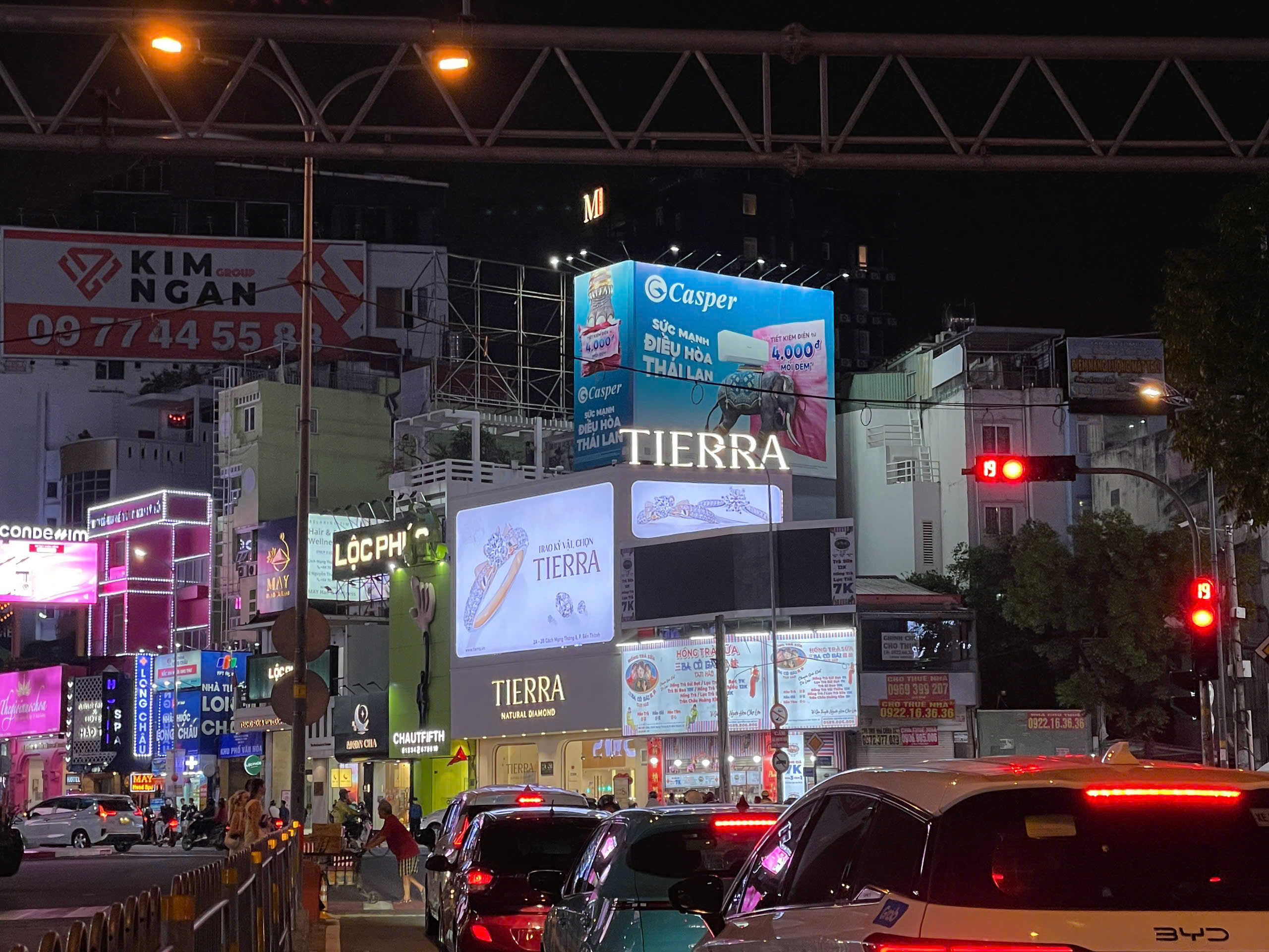 4 CÁCH MẠNG THÁNG TÁM (VÒNG XOAY PHÙ ĐỔNG)