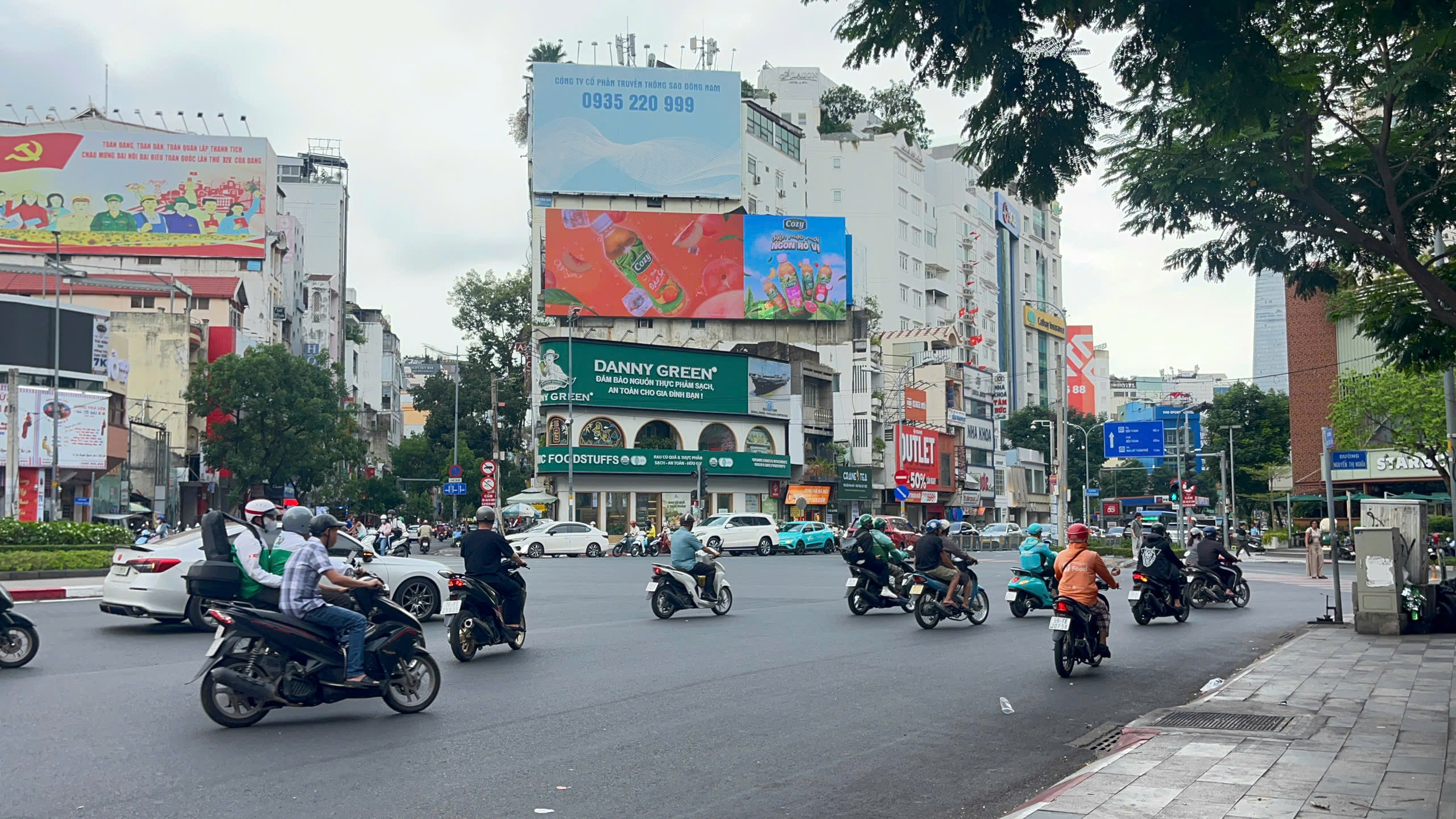 LED 319 LÝ TỰ TRỌNG (VÒNG XOAY PHÙ ĐỔNG)