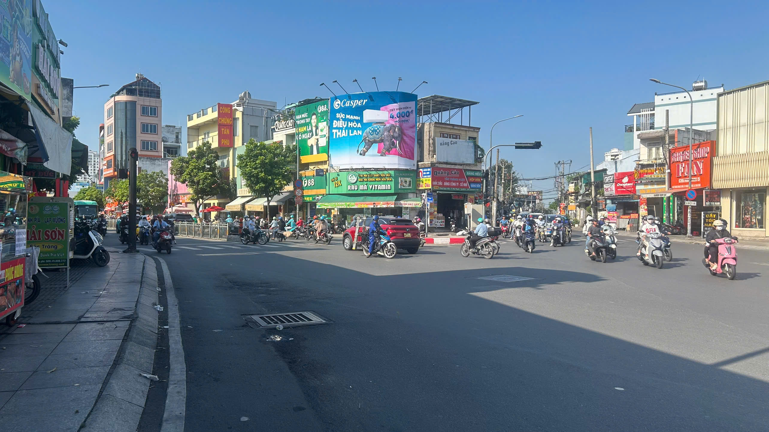 685 LUỸ BÁN BÍCH