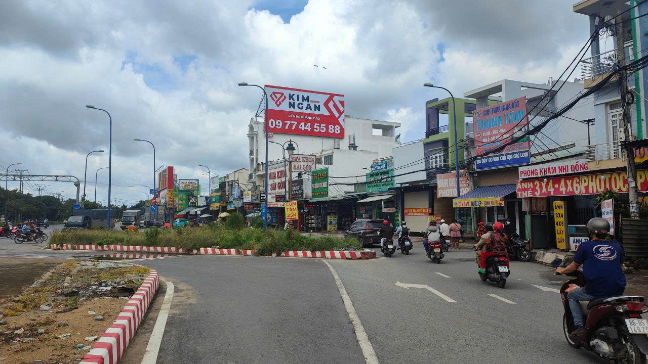 CHỢ CẦU XÁNG (TRẦN VĂN GIÀU)