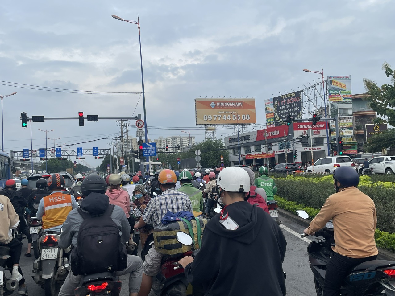 45A XA LỘ HÀ NỘI ( NGÃ 4 BÌNH THÁI)