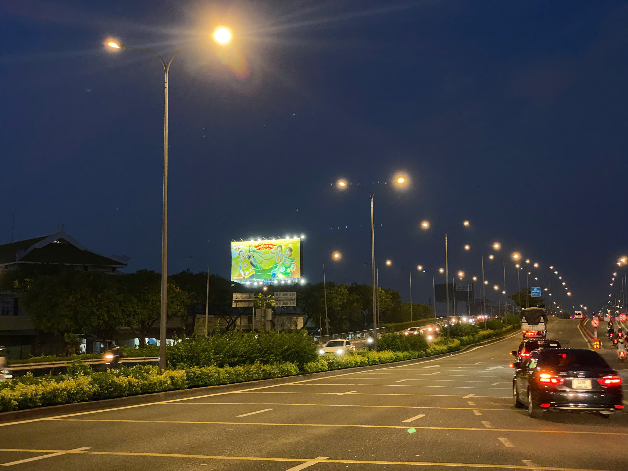 TRỤ CẦU NƯỚC LÊN