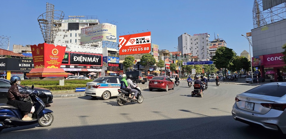 204 HOÀNG VĂN THỤ - VÒNG XOAY ĐỒNG QUANG