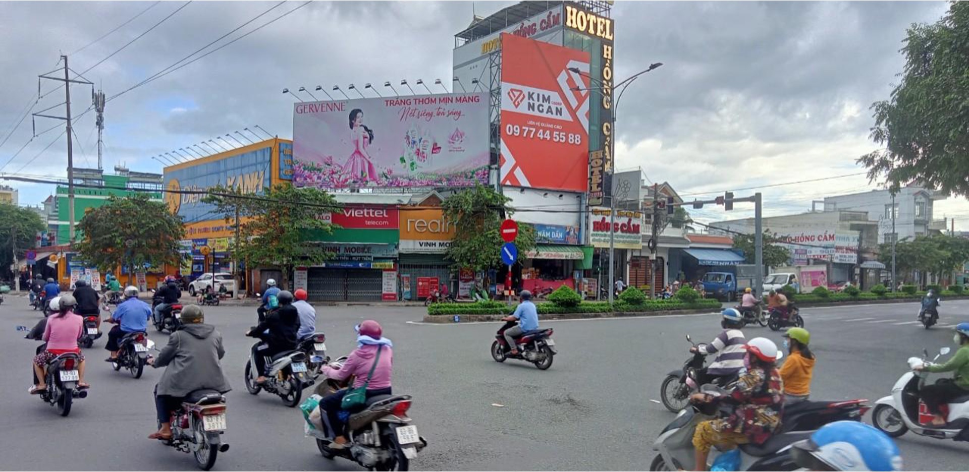 10 NGUYỄN THỊ THẬP