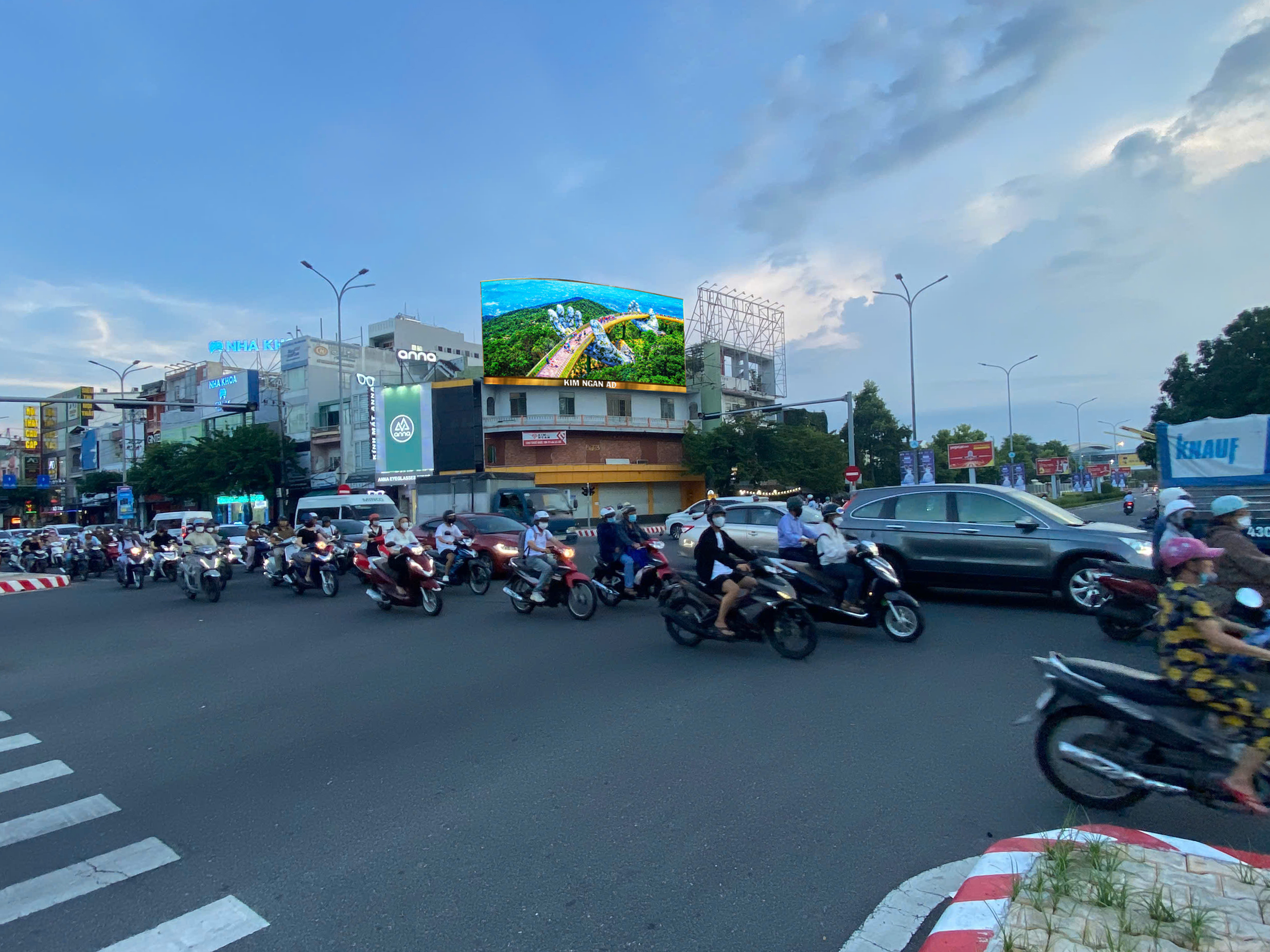 208 NGUYỄN TRI PHƯƠNG