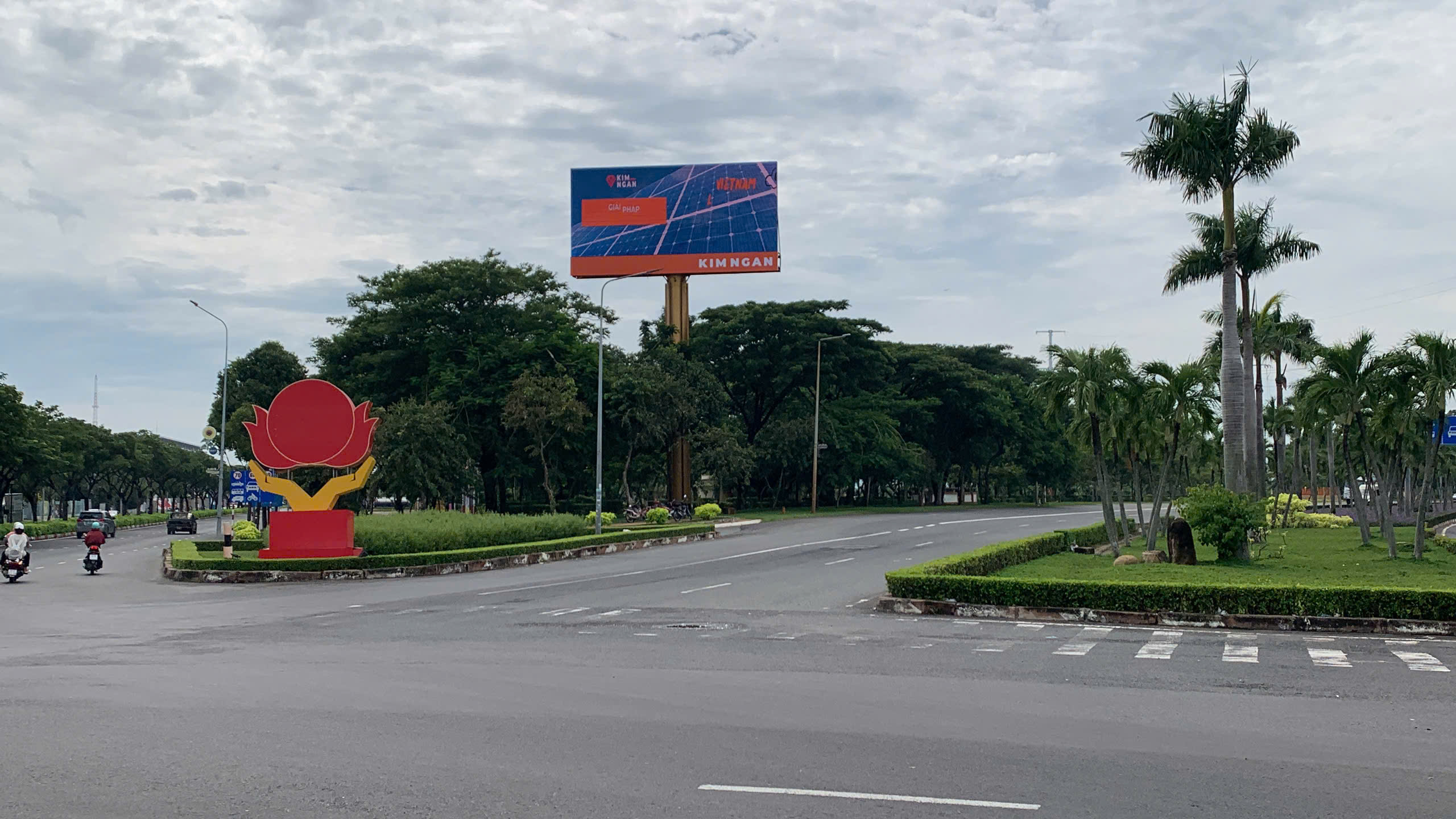 VÒNG XOAY HOÀ BÌNH - QL51