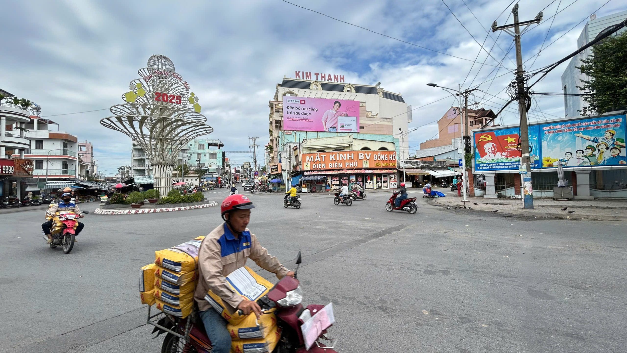 84 CÁCH MẠNG THÁNG TÁM