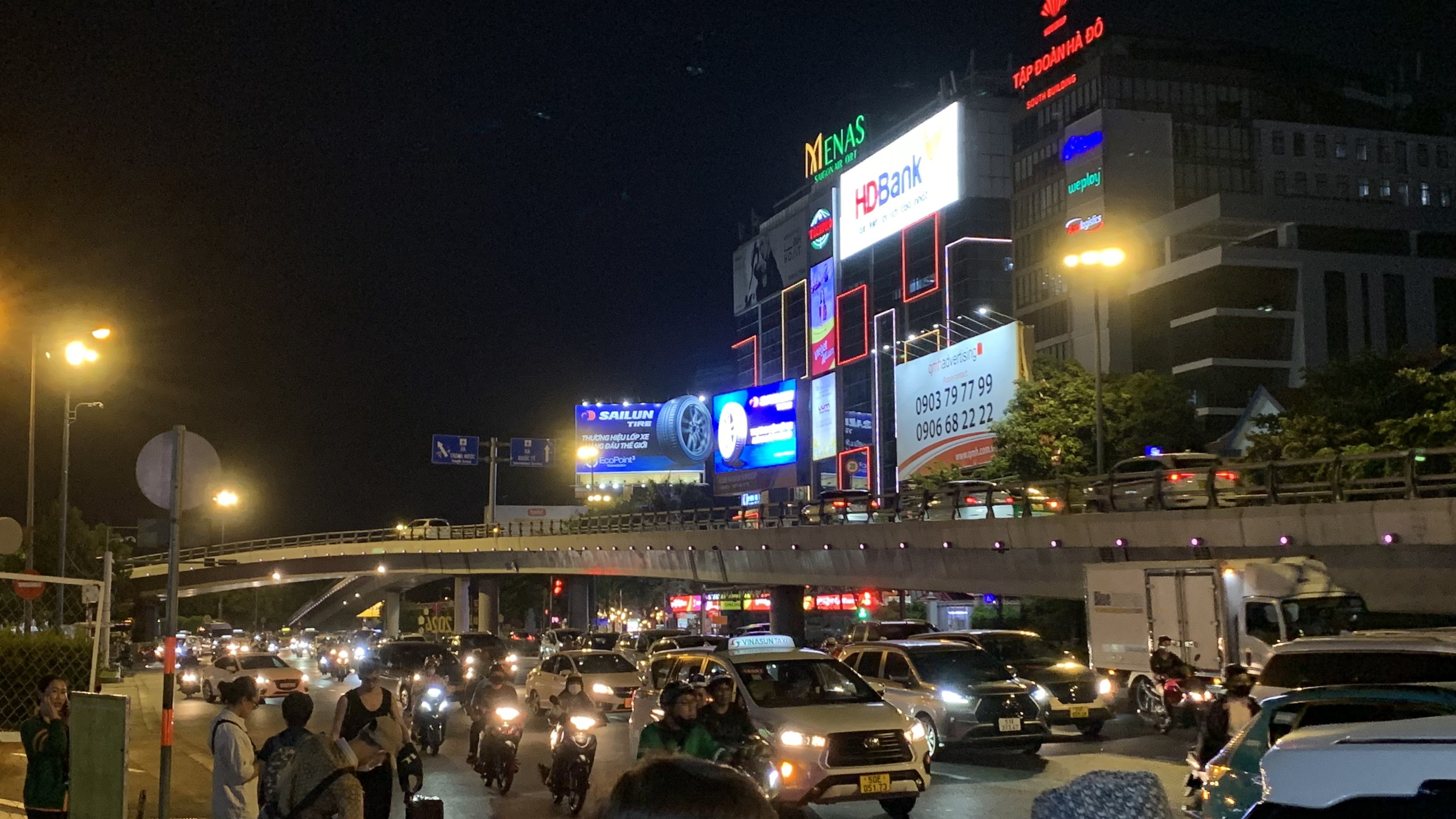 TRỤ MENAS 60A TRƯỜNG SƠN