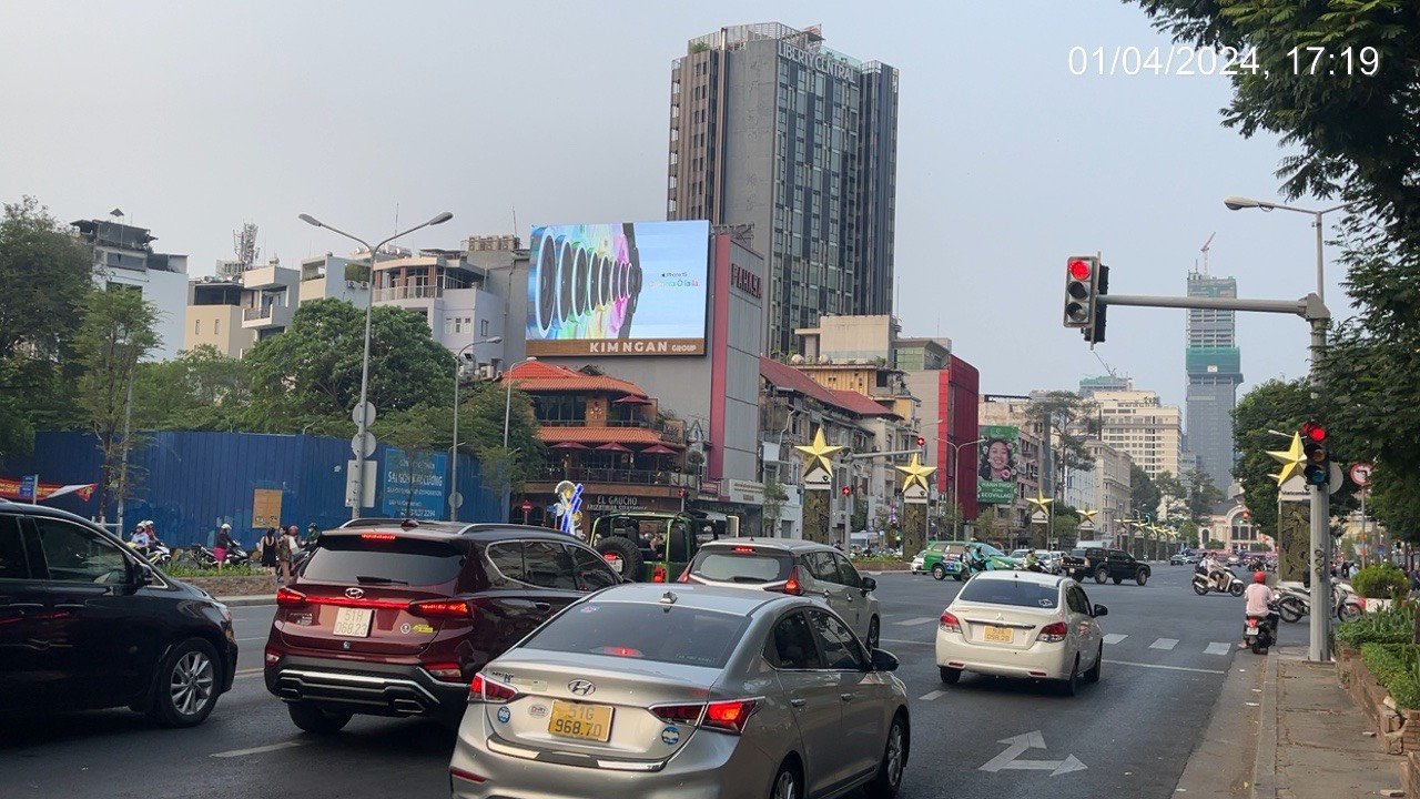 TRUNG TÂM KINH TẾ & TÀI CHÍNH ĐỐI DIỆN TAKASHIMAYA 60 LÊ LỢI (QUẬN 1, TPHCM)