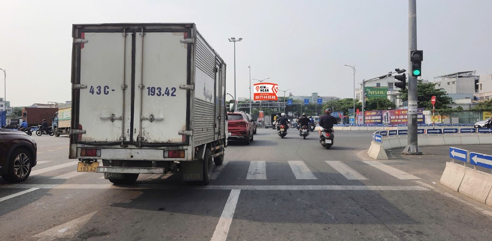 3 HAI THÁNG CHÍN
