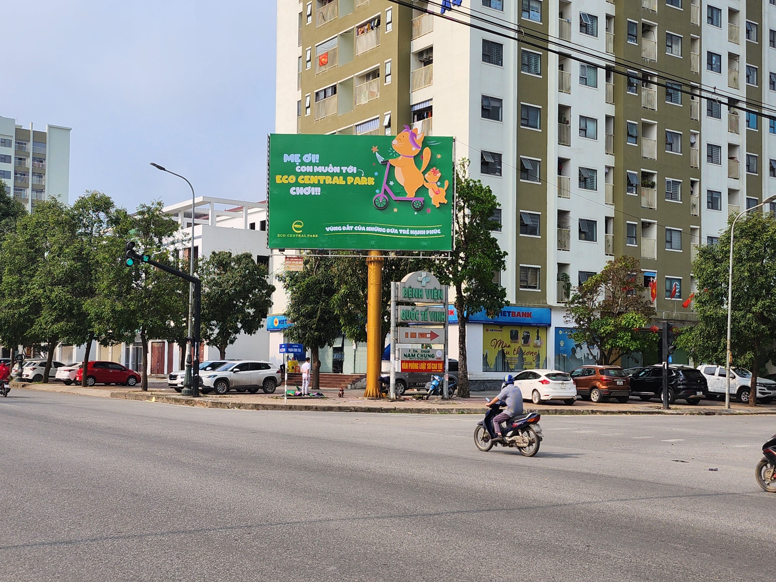 BỆNH VIỆN QT VINH - NGÃ 4 LÊ NIN - PHẠM ĐÌNH TOÁI PHƯỜNG VINH PHÚ