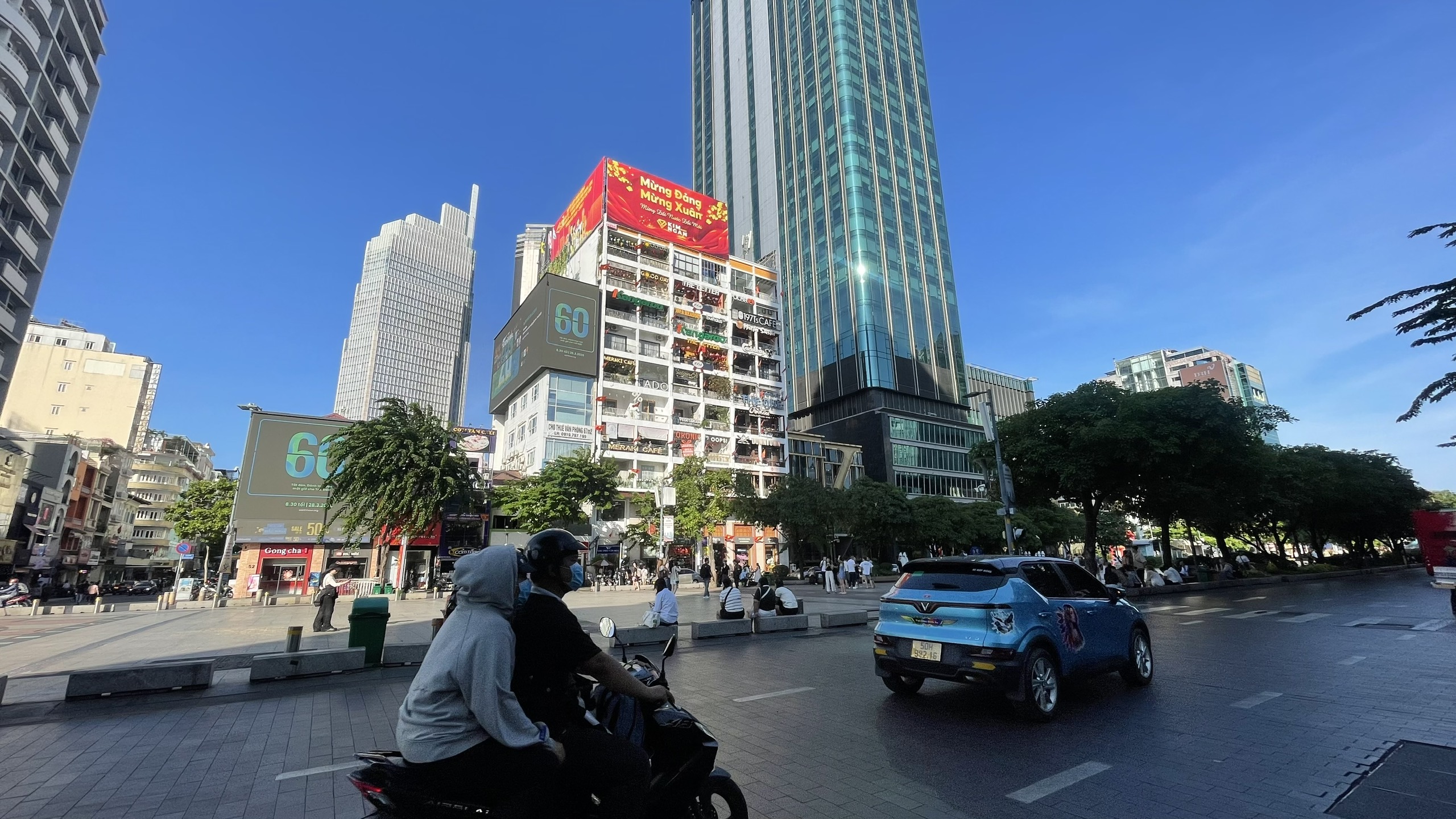 42 NGUYỄN HUỆ (MẶT TIỀN)