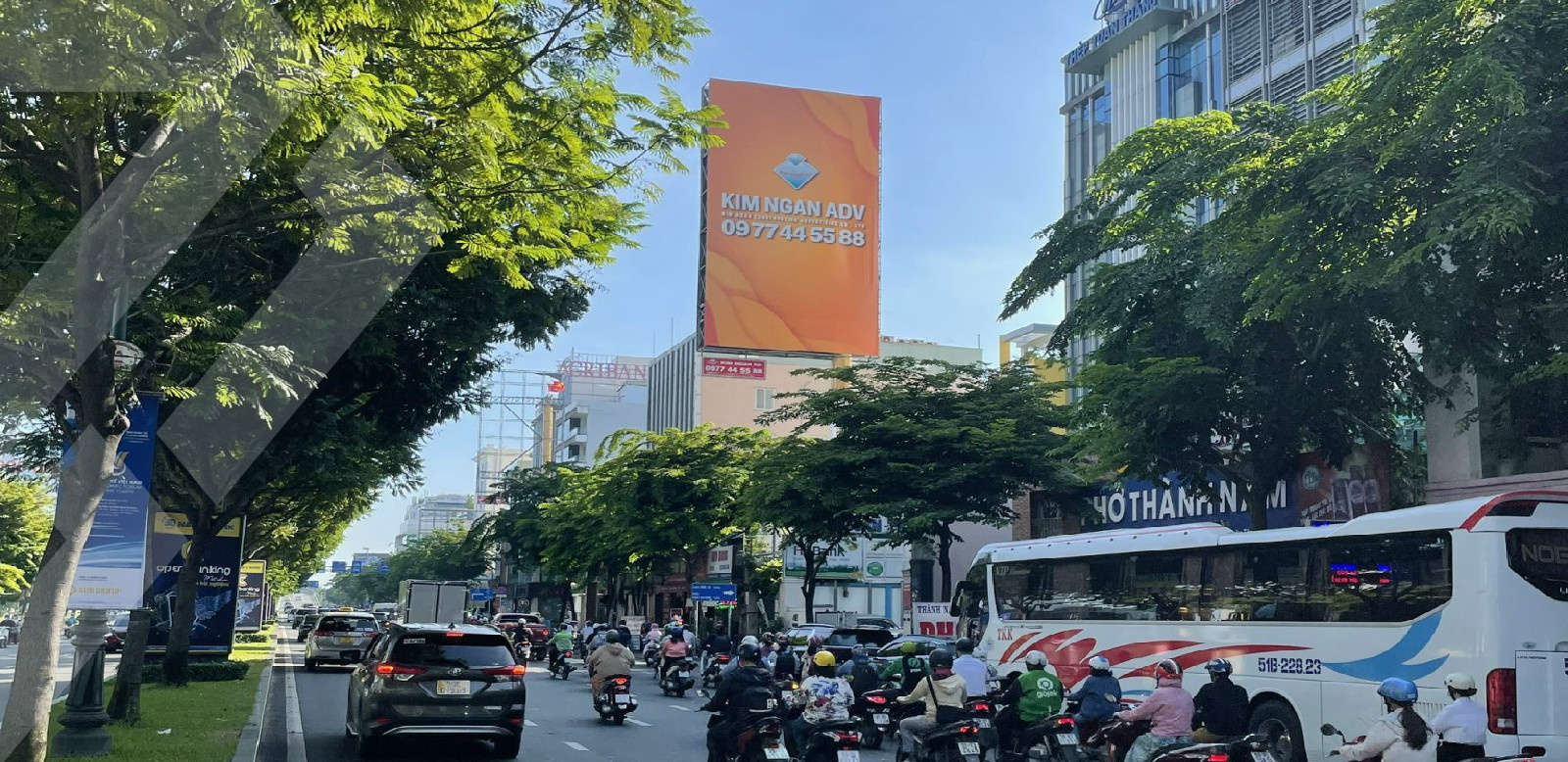 12 TRƯỜNG SƠN