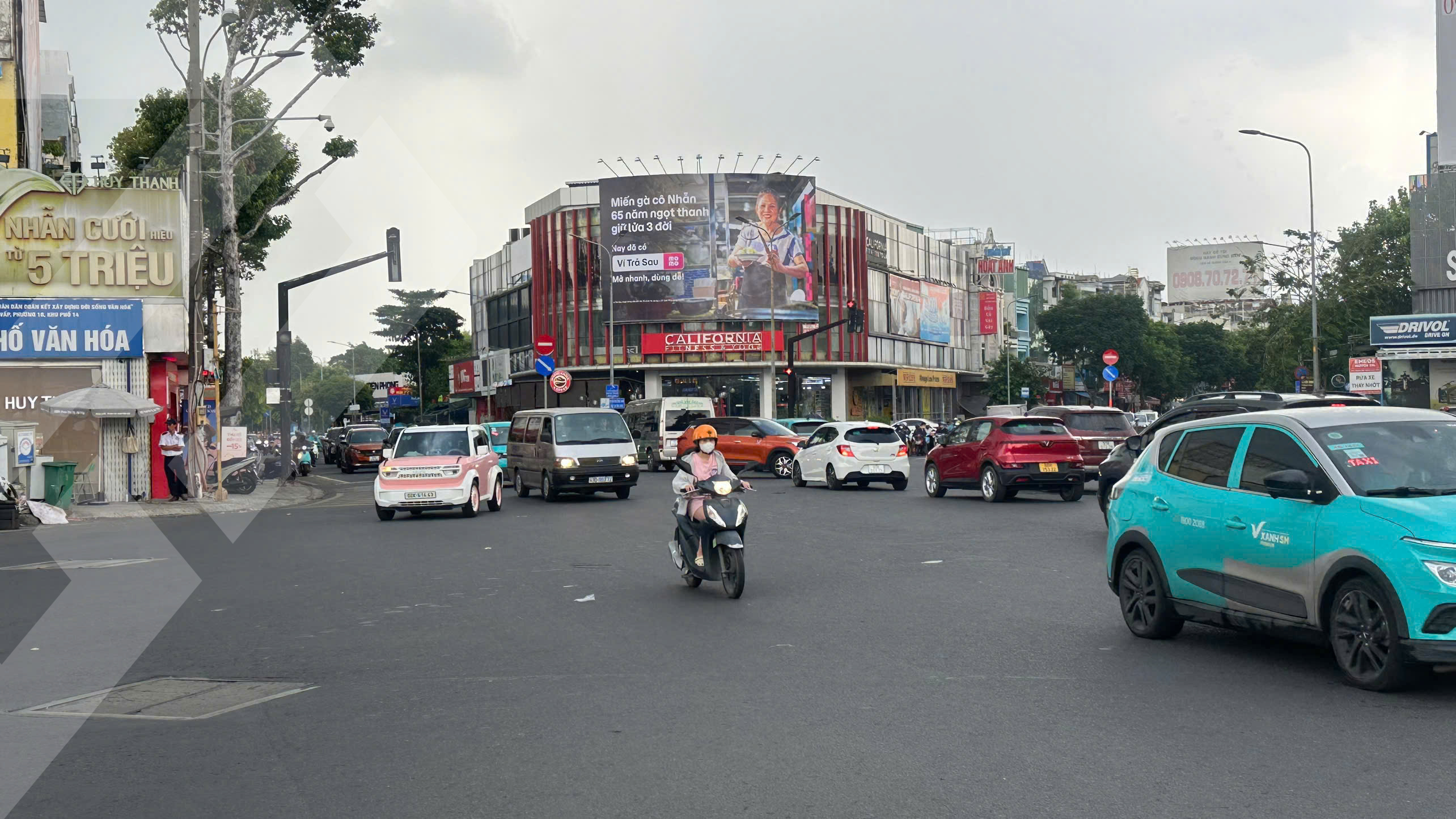02 PHAN VĂN TRỊ