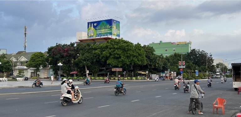 QUẢNG TRƯỜNG TRẦN QUANG KHẢI