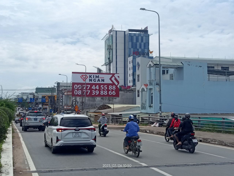 409 NGUYỄN VĂN CỪ (CẦU RẠCH NGỖNG)
