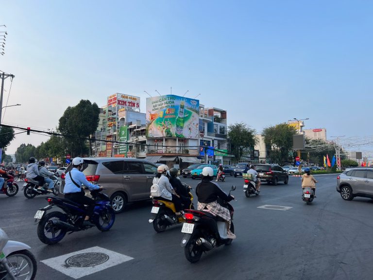196 ĐƯỜNG 30/4 VÀ MẬU THÂN