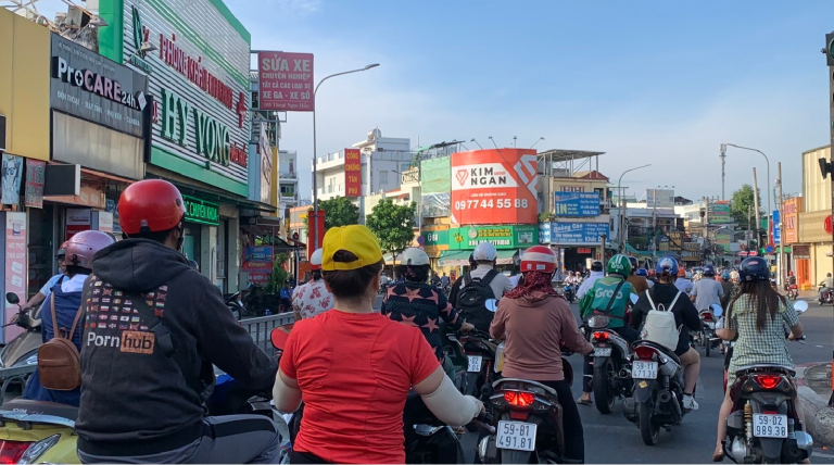 685 LUỸ BÁN BÍCH